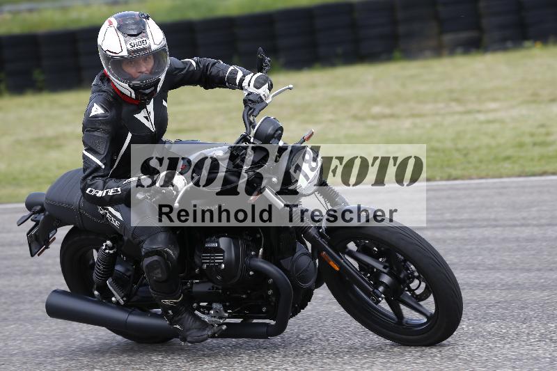 Archiv-2025/09 22.04.2025 Cornu Master School ADR/rot-rouge/18